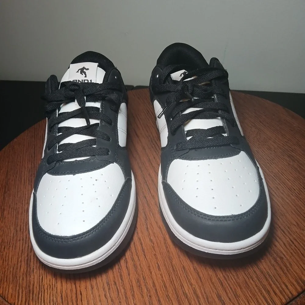 AND1 Women's Low Top Basketball Sneakers‎ Lace Up Shoes Size 9.5 Athletic NEW